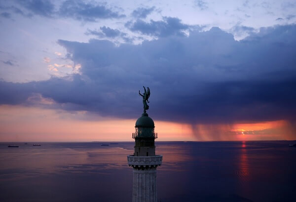 Vittoria Light, Trieste, Ý