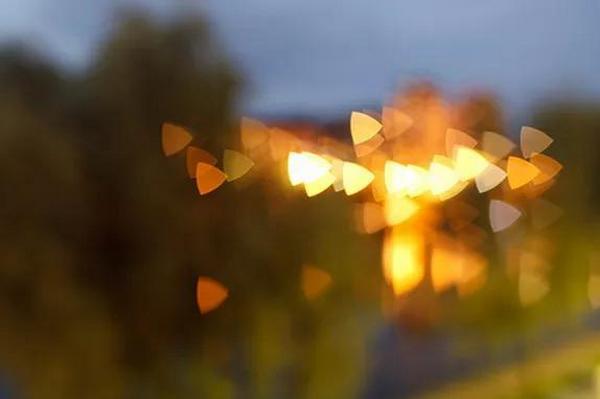 Dạng bokeh tại f/4 (Distagon HFT 35mm f/1.4)
