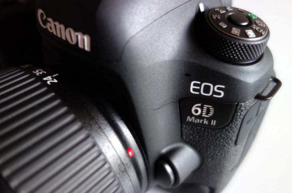 canon 6d mark ii va canon 200d chinh thuc ra mat