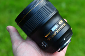 dap hop lens nikkor af s 28mm f1 4e ed