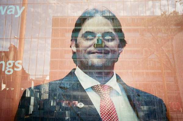 Những lý do nhiếp ảnh phim tốt hơn kĩ thuật số 8 Nhiếp ảnh phim đòi hỏi người chụp phải có sự kiên nhẫn nhất định.