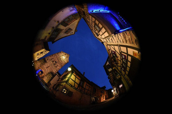 nikon gioi thieu 3 ong kinh moi 28mm f1 4 10 20mm va 8 15mm 14 2