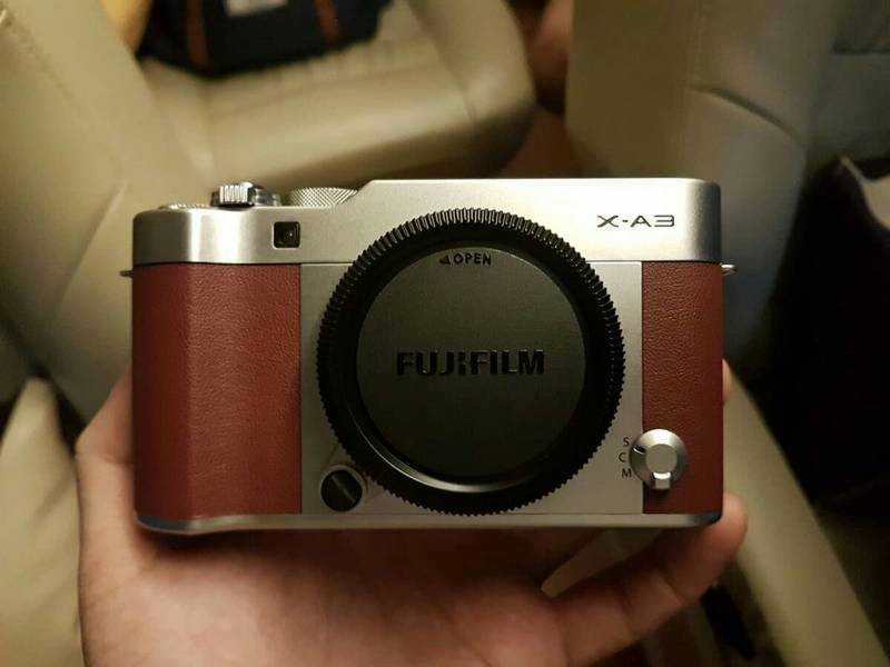 5 mẫu máy ảnh fujifilm đang được ưa chuộng nhất năm 2017 7 Máy ảnh Fujifilm giá rẻ X-A3 với kích thước khá gọn nhẹ cùng chất ảnh đặc trưng của Fujifilm.