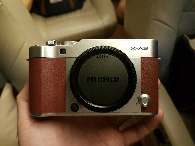 Máy ảnh Fujifilm giá rẻ X-A3 với kích thước khá gọn nhẹ cùng chất ảnh đặc trưng của Fujifilm.