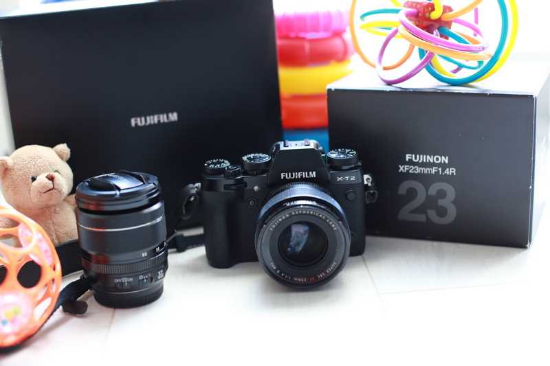 5 mẫu máy ảnh fujifilm đang được ưa chuộng nhất năm 2017 10 Máy ảnh Fujifilm X-T2 với nhiều công nghệ tiên tiến, thoả niềm đam mê của dân chơi ảnh tài tử và cả những tay máy chuyên nghiệp.