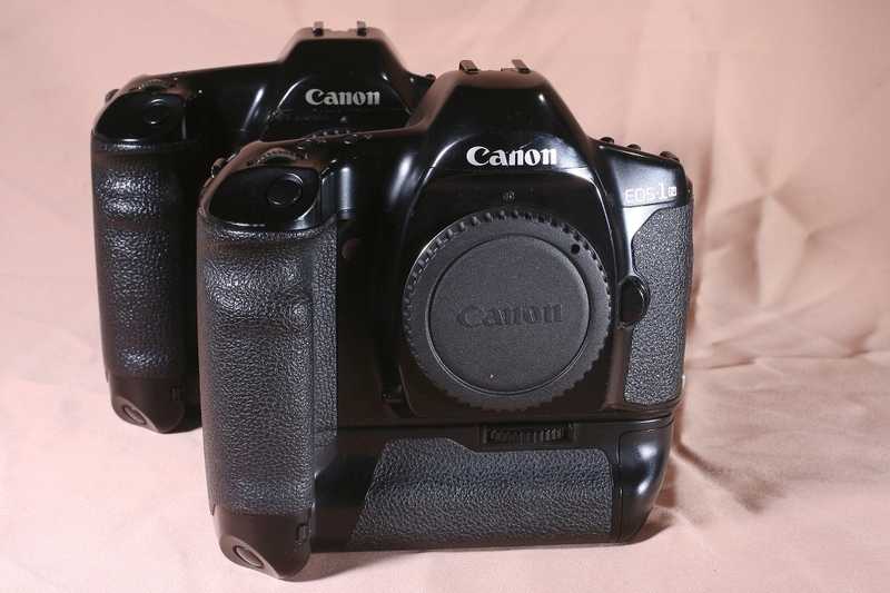 Những máy ảnh phim nổi tiếng 15 Canon EOS 1N có 5 điểm lấy nét.