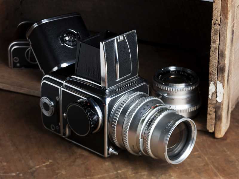 Những máy ảnh phim nổi tiếng 18 Hasselblad 500c/500cm là máy đắt tiền nhất trong các dòng máy cũ của Hasselblad.