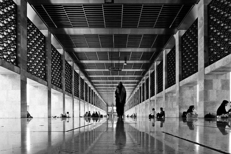 EOS 60D; EF10-22mm f/3.5-4.5 USM; 13mm; f/13; 1/8 sec; ISO 400 (The Journey)