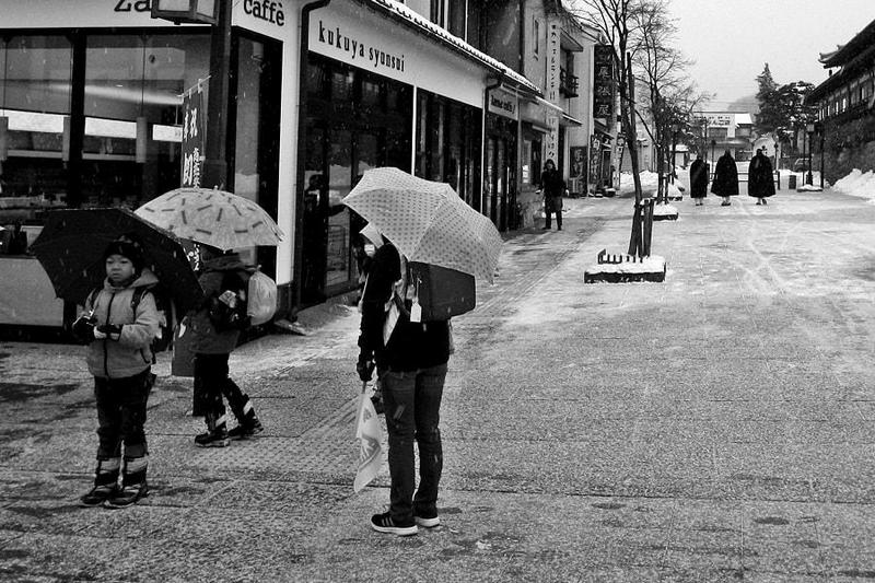 EOS 1000D; EF10-22mm f/3.5-4.5 USM; 12mm; f/8; 1/60 sec; ISO 400 (Friends)