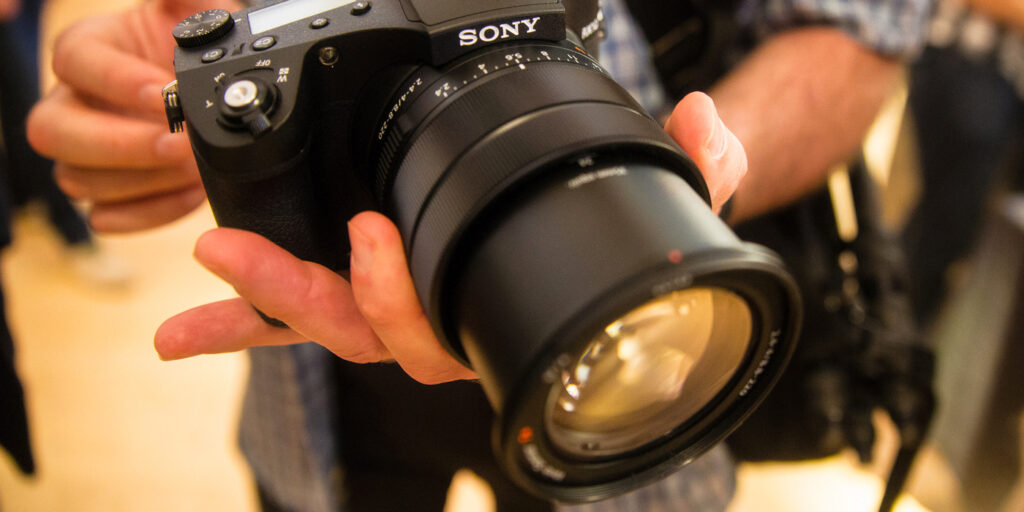 Sony trình làng RX10 IV tốc độ chụp siêu nhanh 24fps 11 sony trinh lang rx10 iv toc chup sieu nhanh 24fps lens 24 600mm 10 1