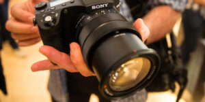 sony trinh lang rx10 iv toc chup sieu nhanh 24fps lens 24 600mm 10 1