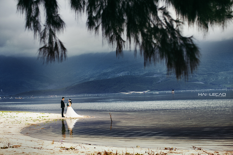 Được mệnh danh là thành phố đáng sống nhất Việt Nam, Đà Nẵng có vô vàn cảnh đẹp làm say lòng các cặp đôi.