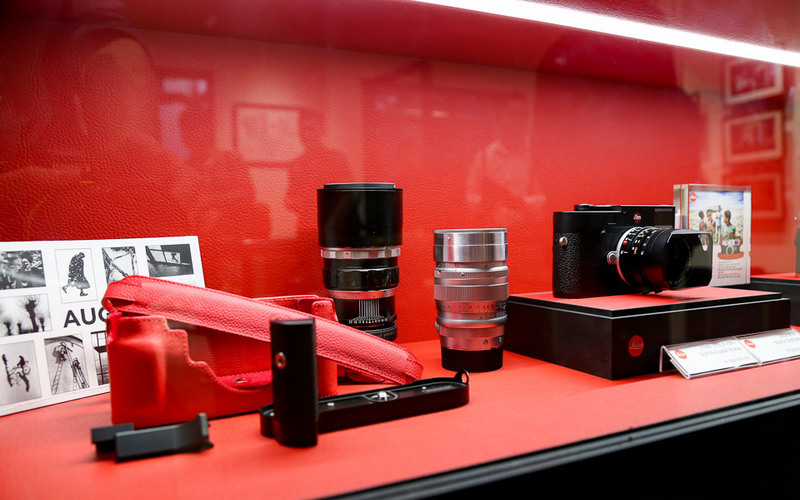 Máy ảnh và ống kính Leica tại Boutique.