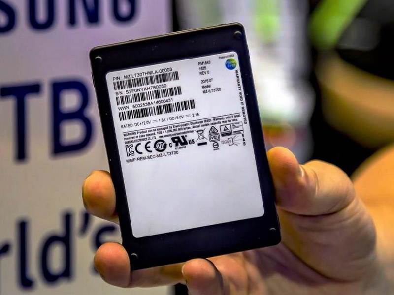 samsung gioi thieu o cung ssd 30tb lon nhat gioi 1 1