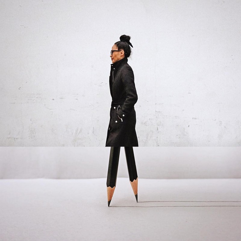 Chân này đi catwalk thì cứ gọi là chuẩn không cần chỉnh.
