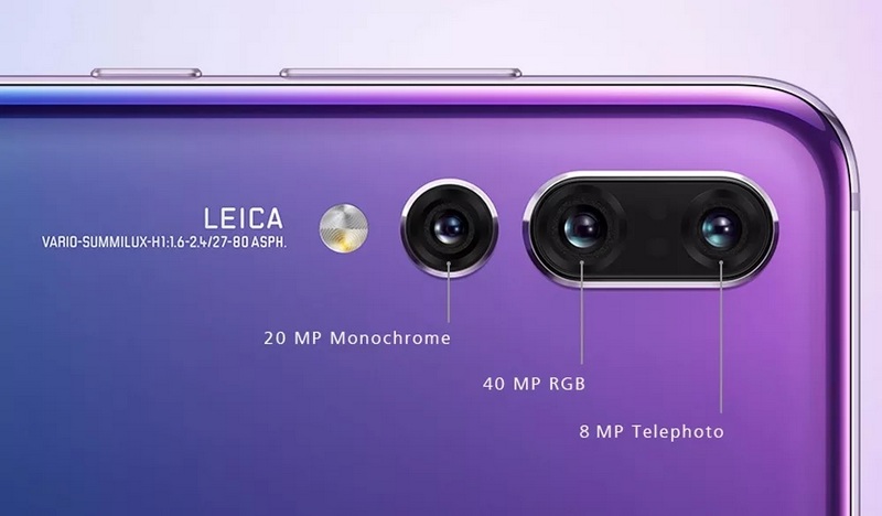 Huawei P20 Pro trang bị đến 3 camera ở mặt sau. Độ hot của cụm camera này chưa dừng lại bởi số lượng cảm biến (trong đó có cả cảm biến monochrome), mà còn vì Huawei sử dụng ống kính hàng hiệu Leica.