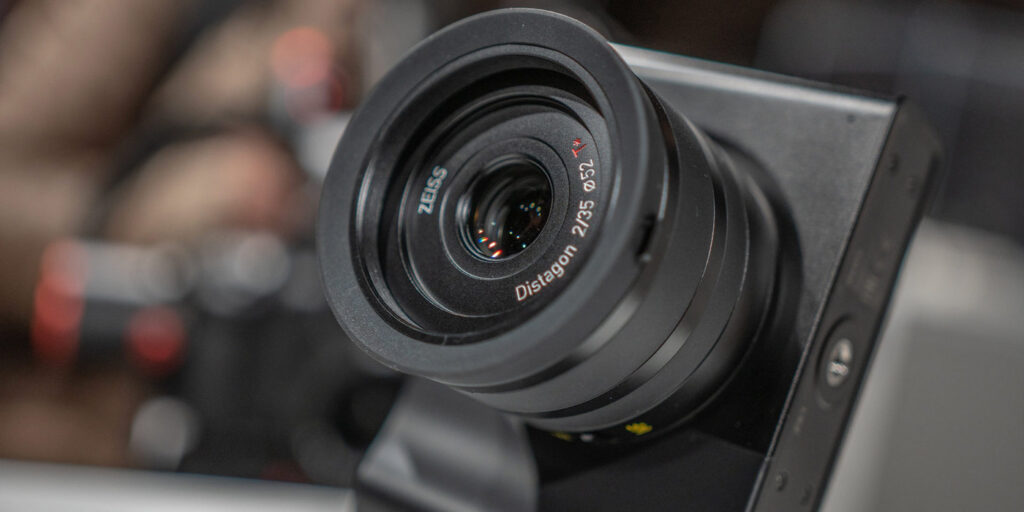 Zeiss ZX1: camera full-frame đầu tiên có Lightroom tích hợp 8 zeiss zx1 camera full frame dau tien co lightroom tich hop 7 1