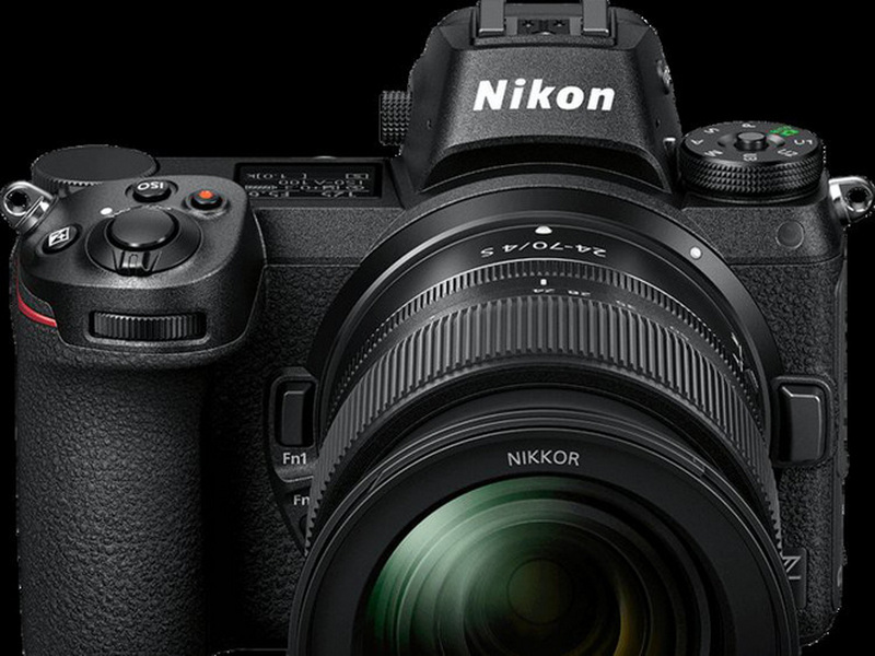 EOS R, chiếc máy ảnh không gương lật Full-frame đầu tiên của Canon.
